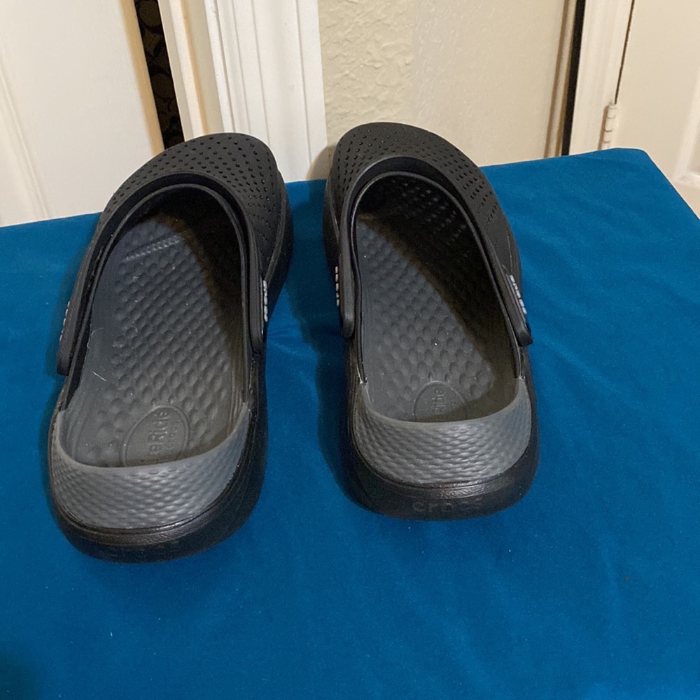 Crocs - Picture 12 of 14